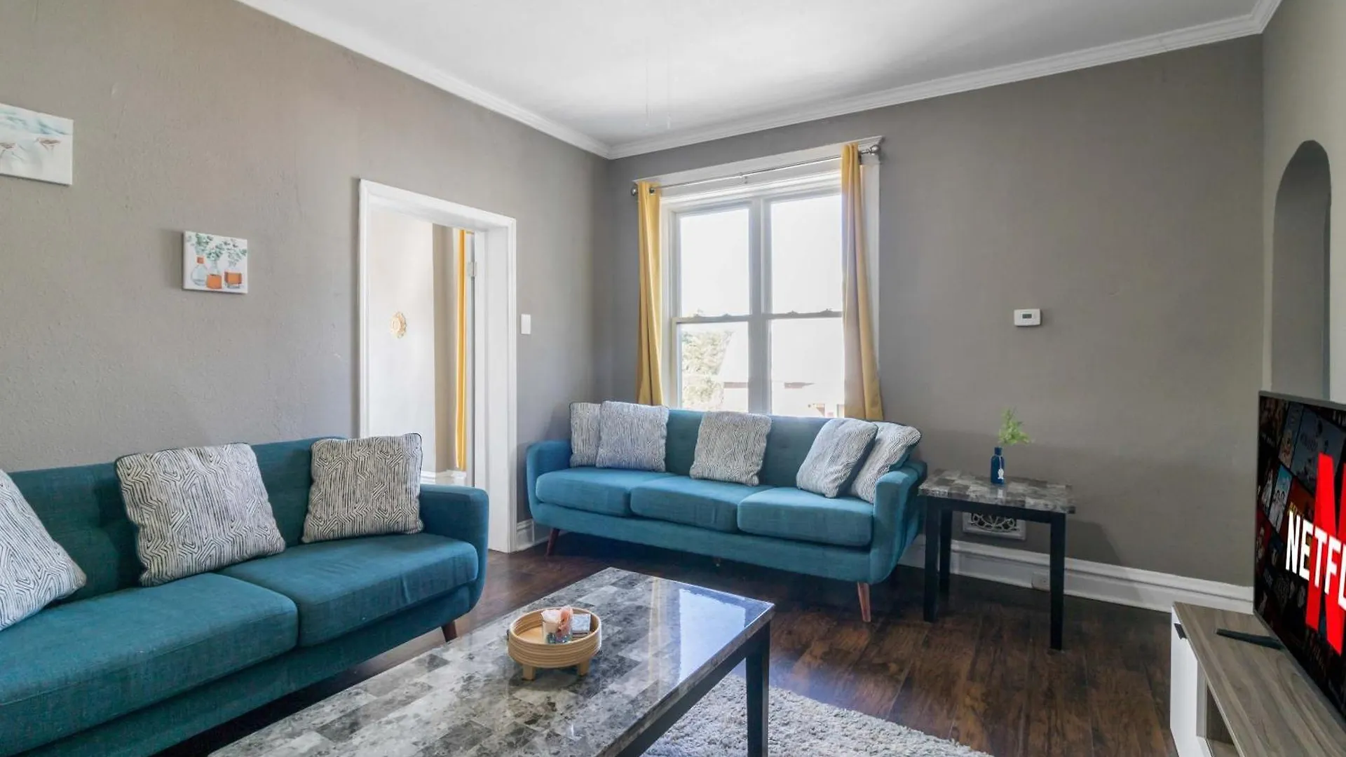 Roomy 2Br-1Ba Wfh Desk & Backyard Saint Louis Lägenhet