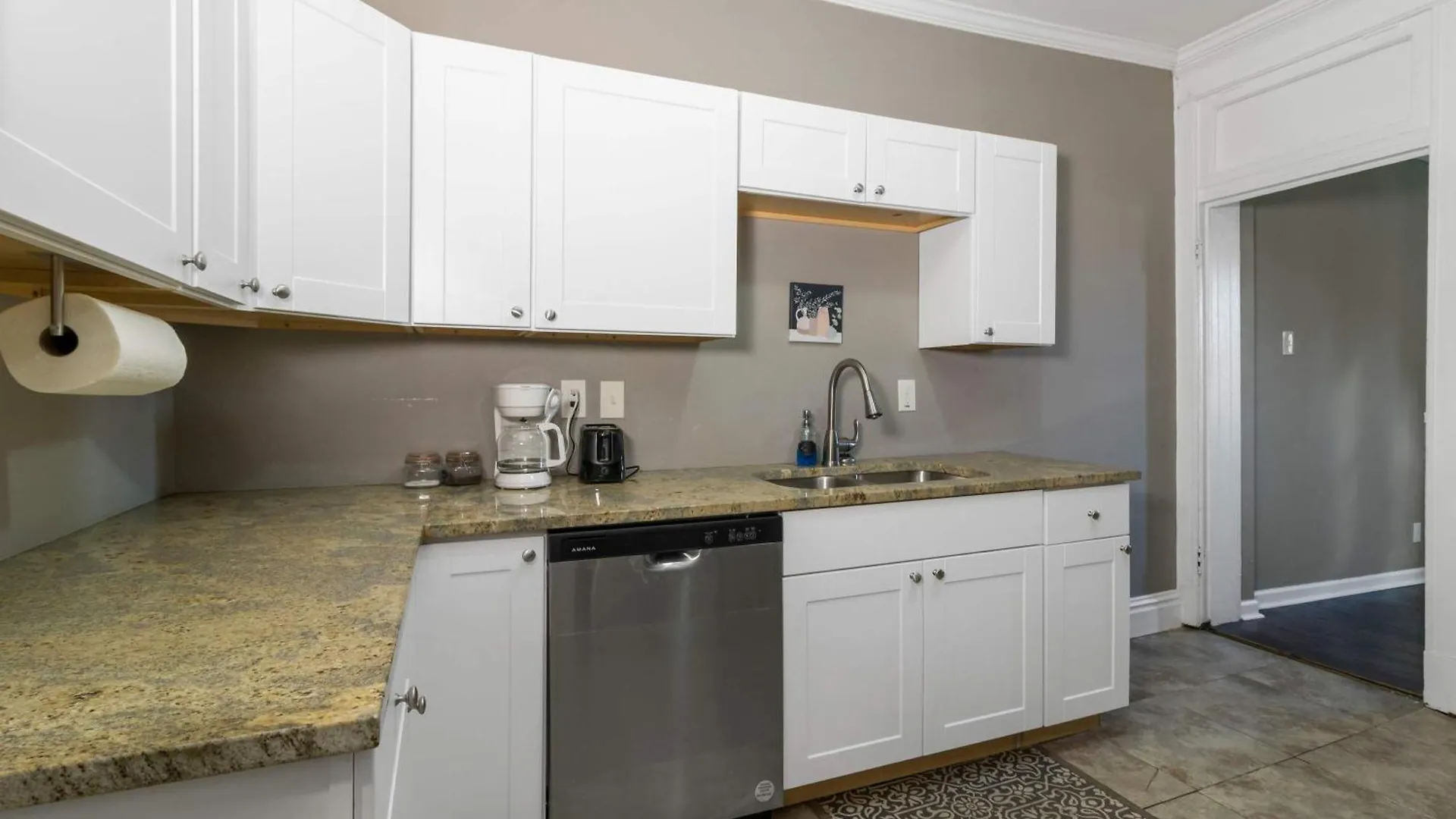 Roomy 2Br-1Ba Wfh Desk & Backyard Saint Louis 0*,